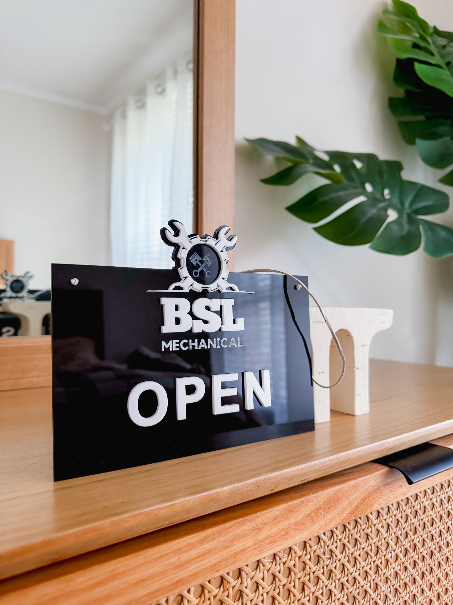 Open / Close Sign
