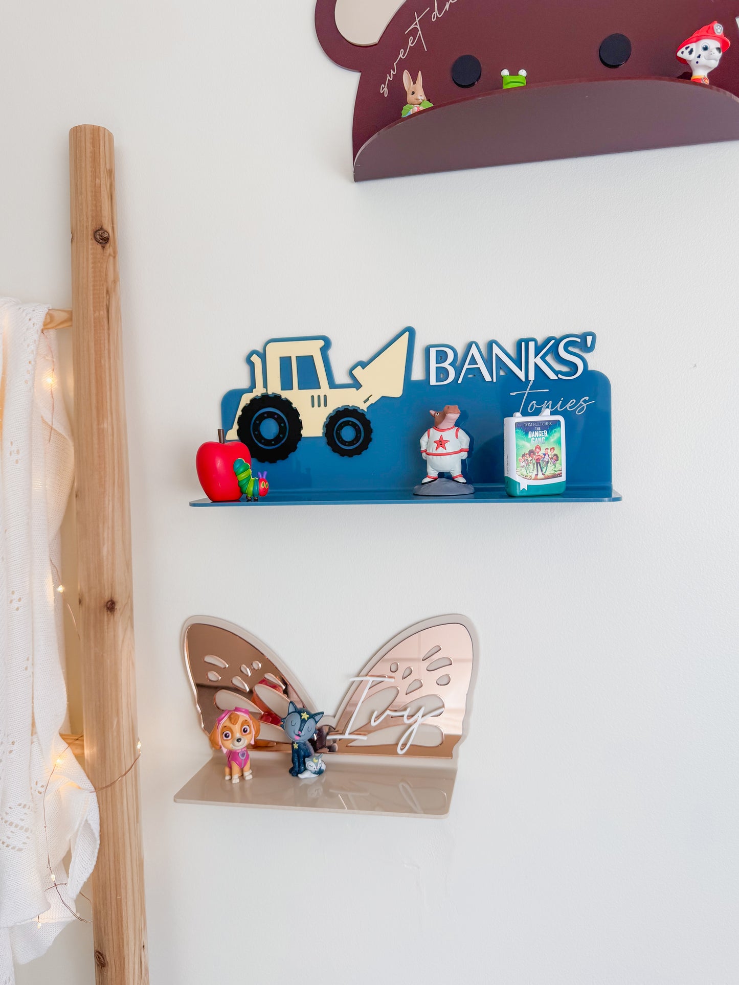 Floating Shelf | Butterfly