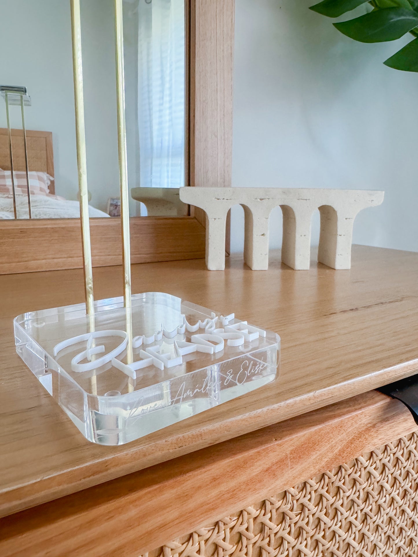 Headset Stand | engraved & 3D layered