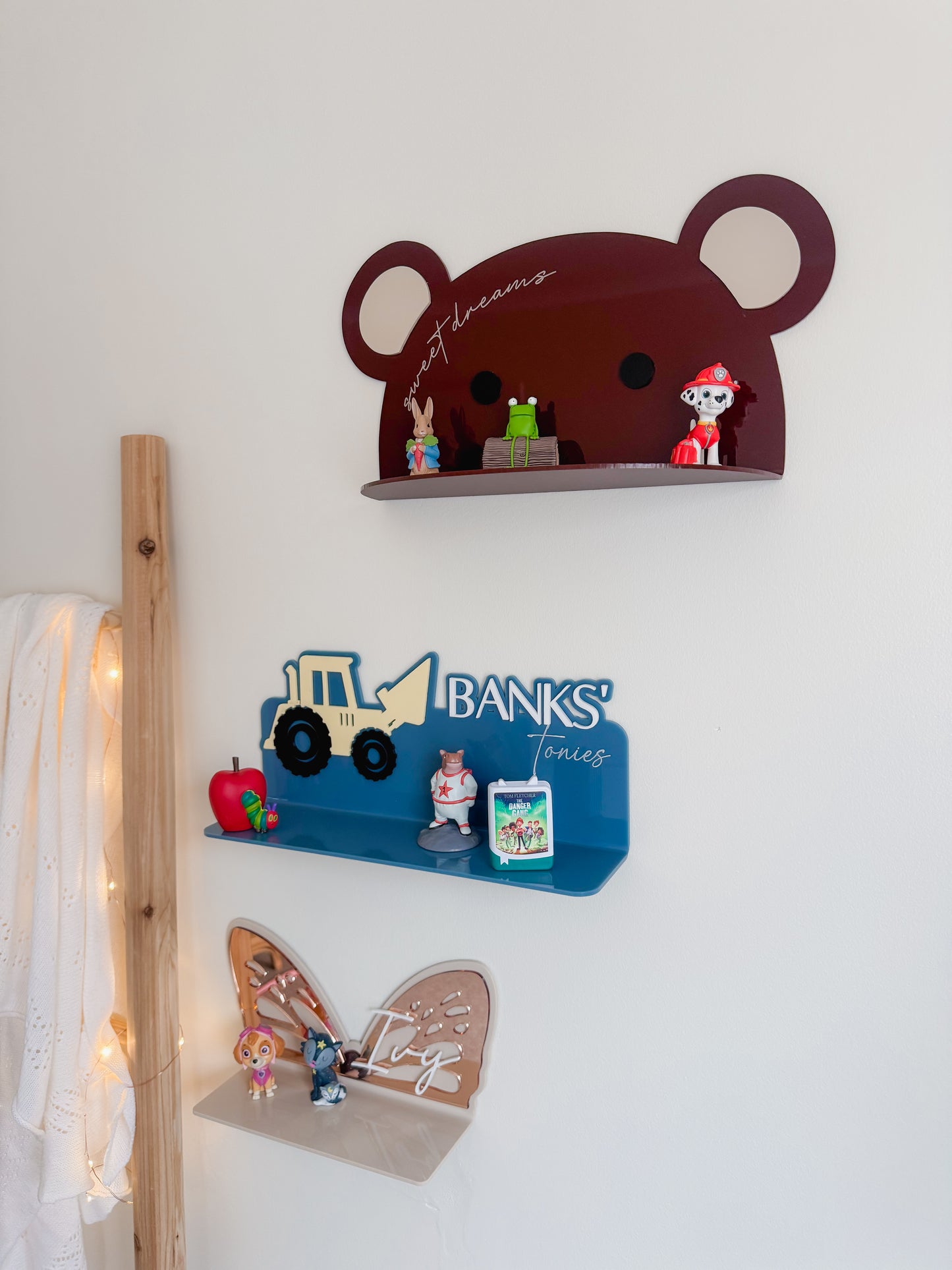 Floating Shelf | Large Icon + Text