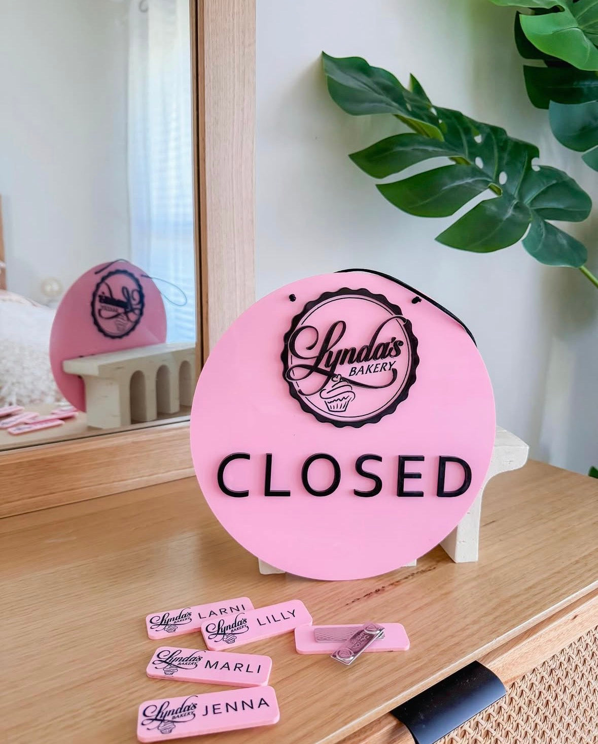 Open / Close Sign