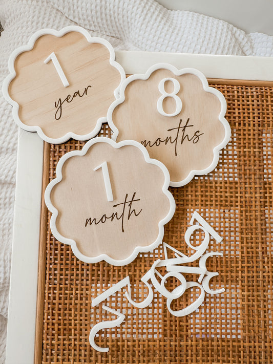 Milestone set | scalloped | oval | round